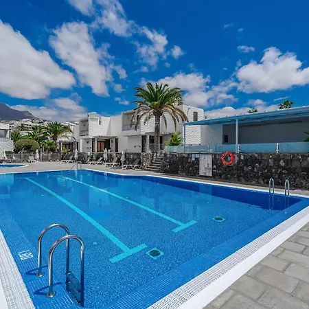 Cozy - 150 Meters From The Beach, Free Wi-fi דירה