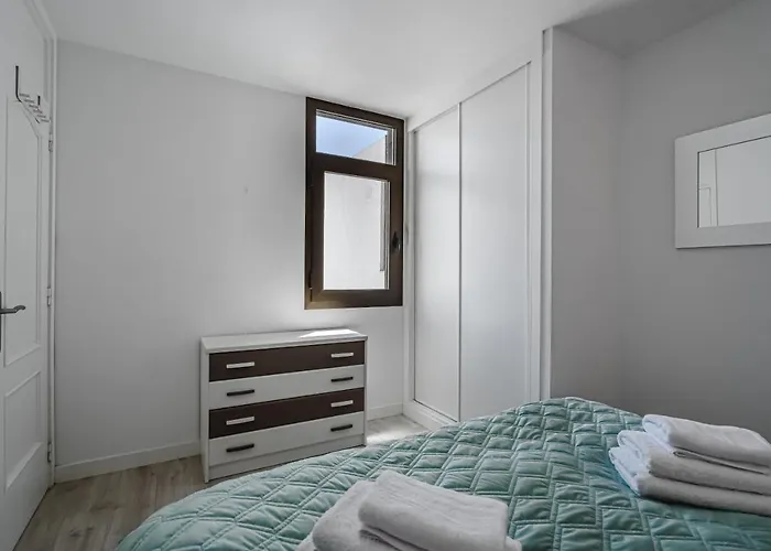 Lägenhet Cozy - 150 Meters From The Beach, Free Wi-fi Playa de las Americas (Tenerife)