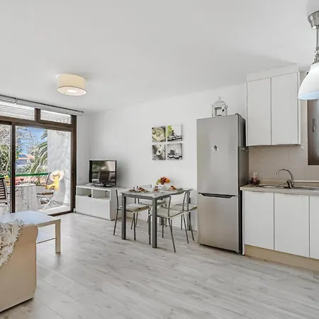 Cozy - 150 Meters From The Beach, Free Wi-fi Apartamento Playa de las Americas (Tenerife)
