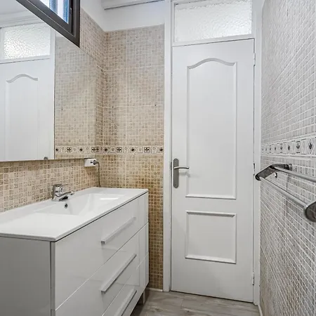 Cozy - 150 Meters From The Beach, Free Wi-fi Playa de las Americas (Tenerife)